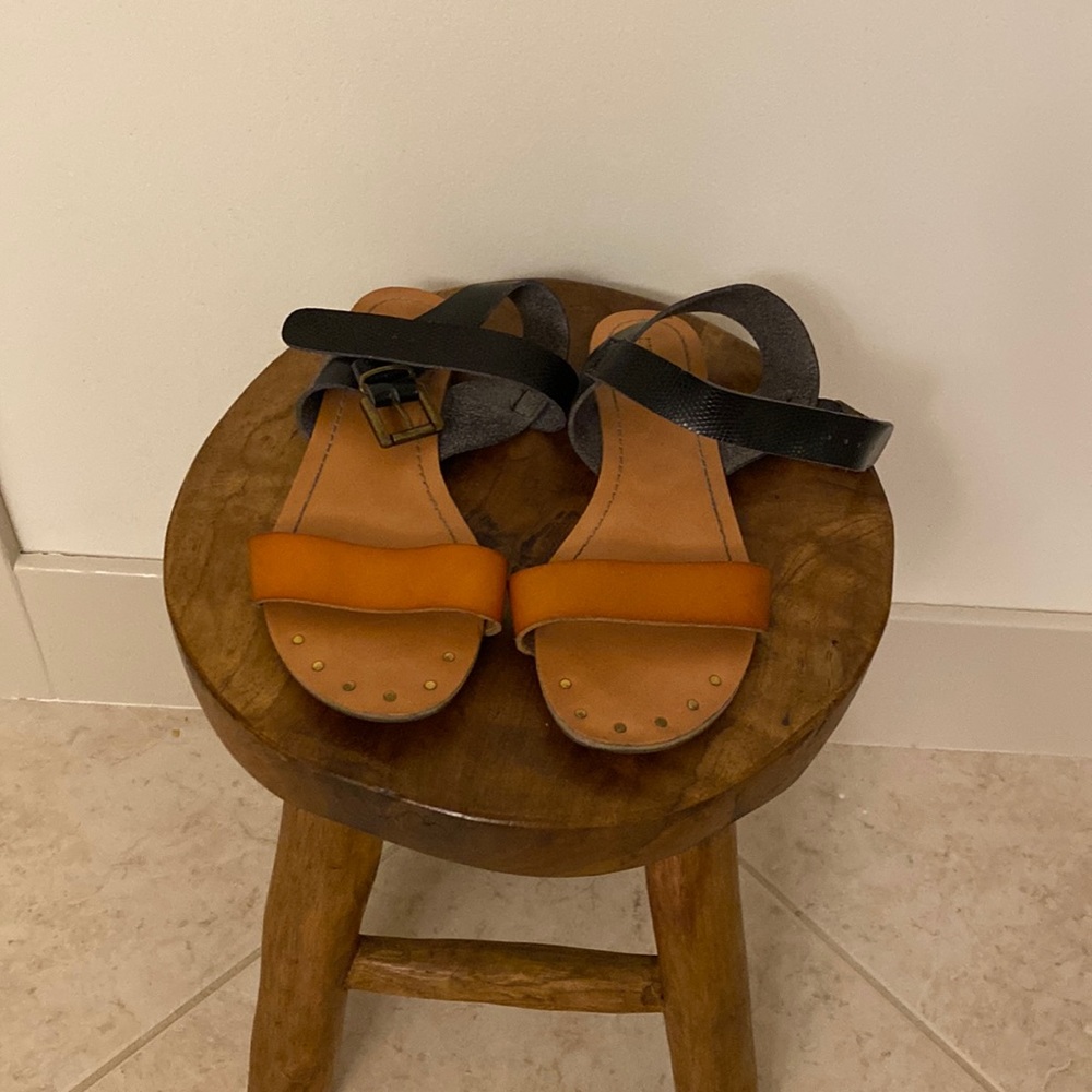 Mossimo Faux Leather Sandals 7